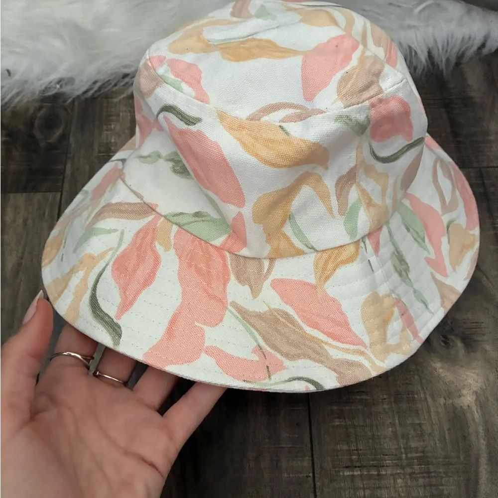 Abercrombie & Fitch floral bucket hat